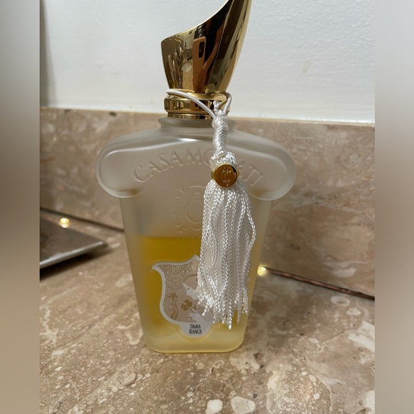 Casamorati Dama Bianca Eau de Parfum 3.4 oz - Picture 2 of 3